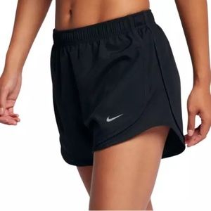 WOMEN’S NIKE DRI-FIT TEMPO RUNNING SHORTS. BLACK. SIZE L. BRAND NEW W TAGS